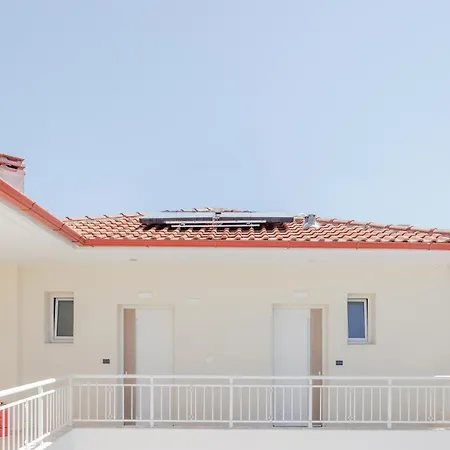 Kentro Luxury Suites Hanioti Exterior photo