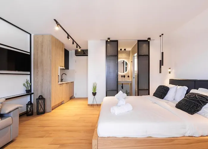 Kentro Luxury Suites